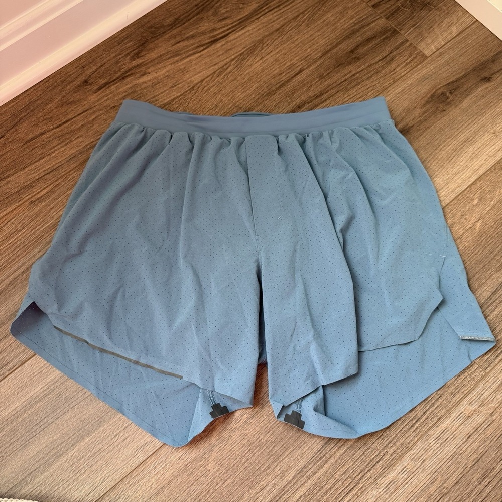 Lululemon Men's Fast And Free Lined Shorts, Light Blue, 6", Size Large - LM7AU8S